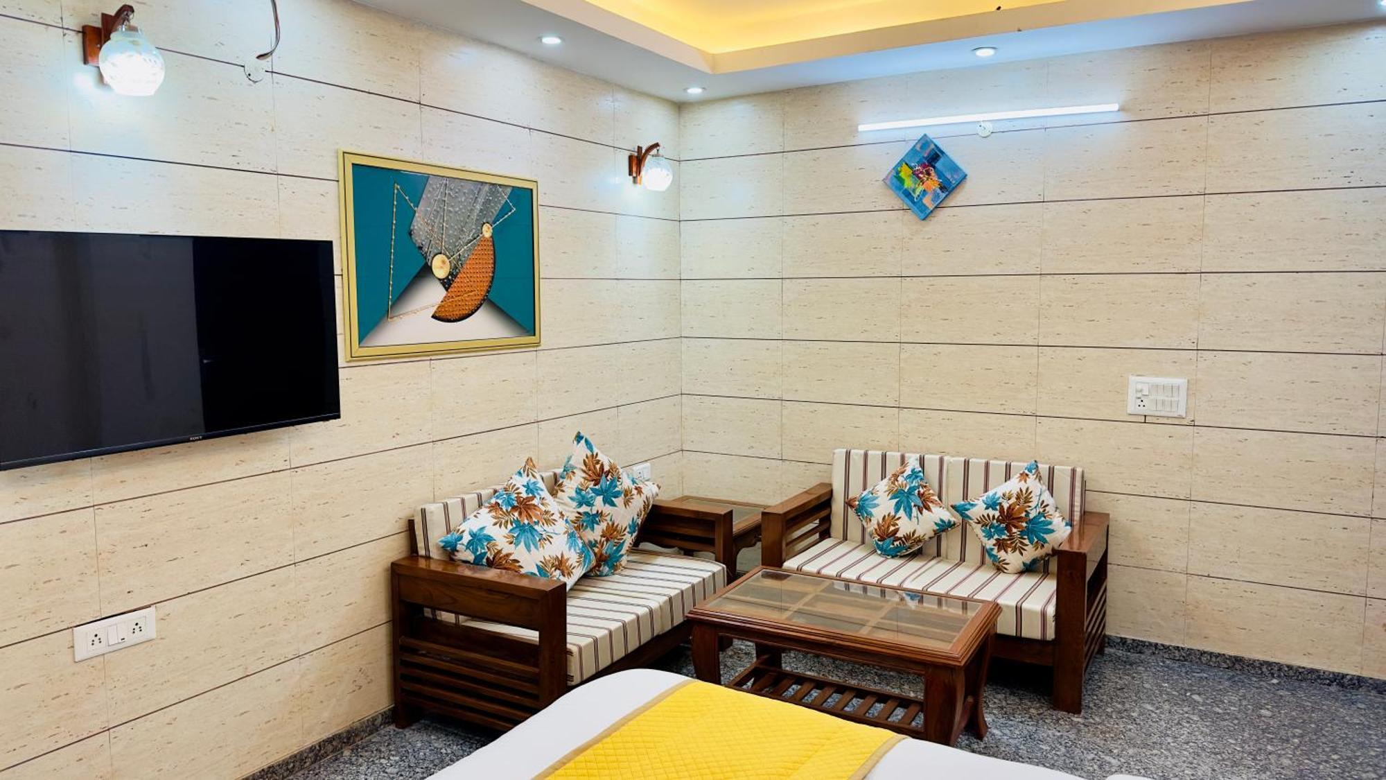 גורגאון Plum Tree Hotels מראה חיצוני תמונה