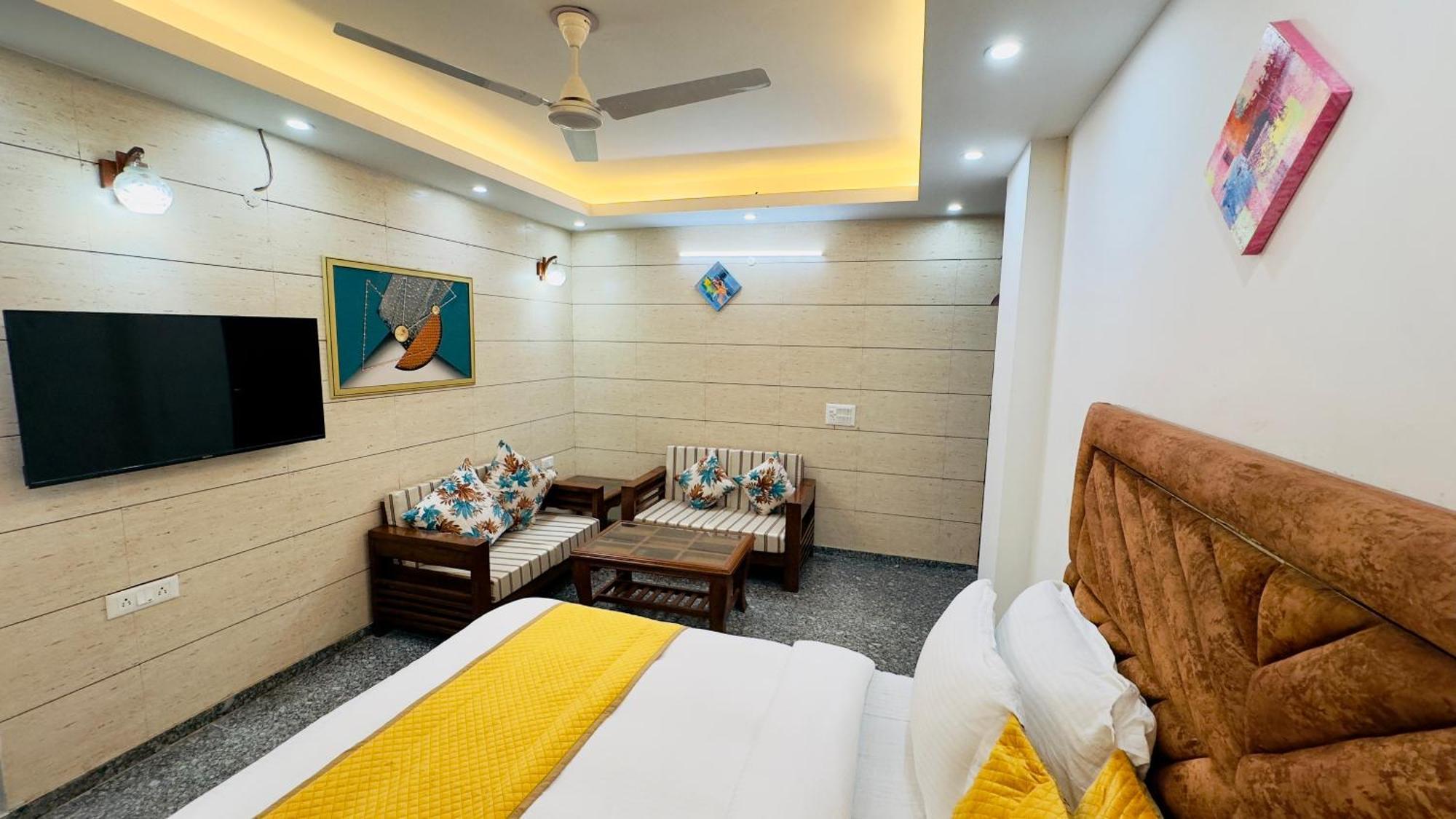 גורגאון Plum Tree Hotels מראה חיצוני תמונה