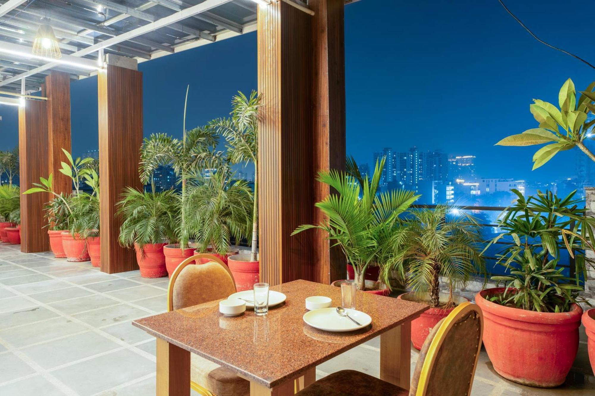 גורגאון Plum Tree Hotels מראה חיצוני תמונה