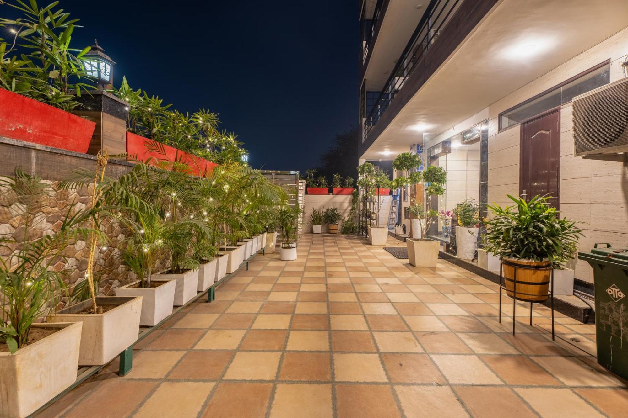 גורגאון Plum Tree Hotels מראה חיצוני תמונה