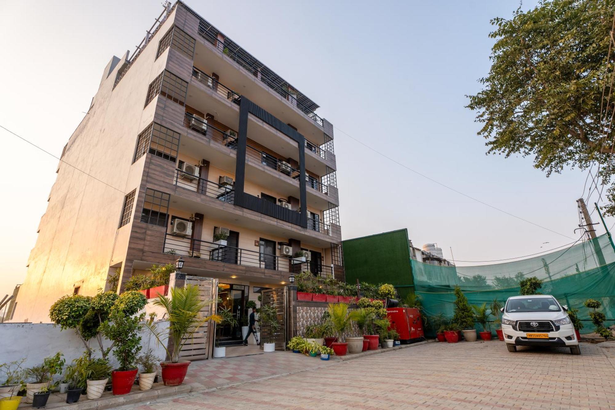 גורגאון Plum Tree Hotels מראה חיצוני תמונה