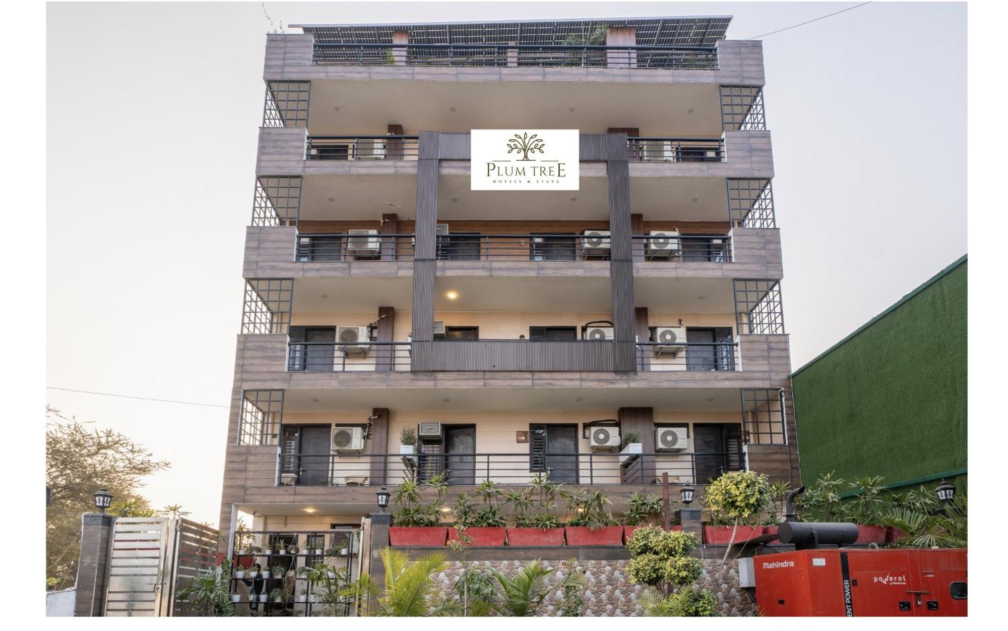 גורגאון Plum Tree Hotels מראה חיצוני תמונה