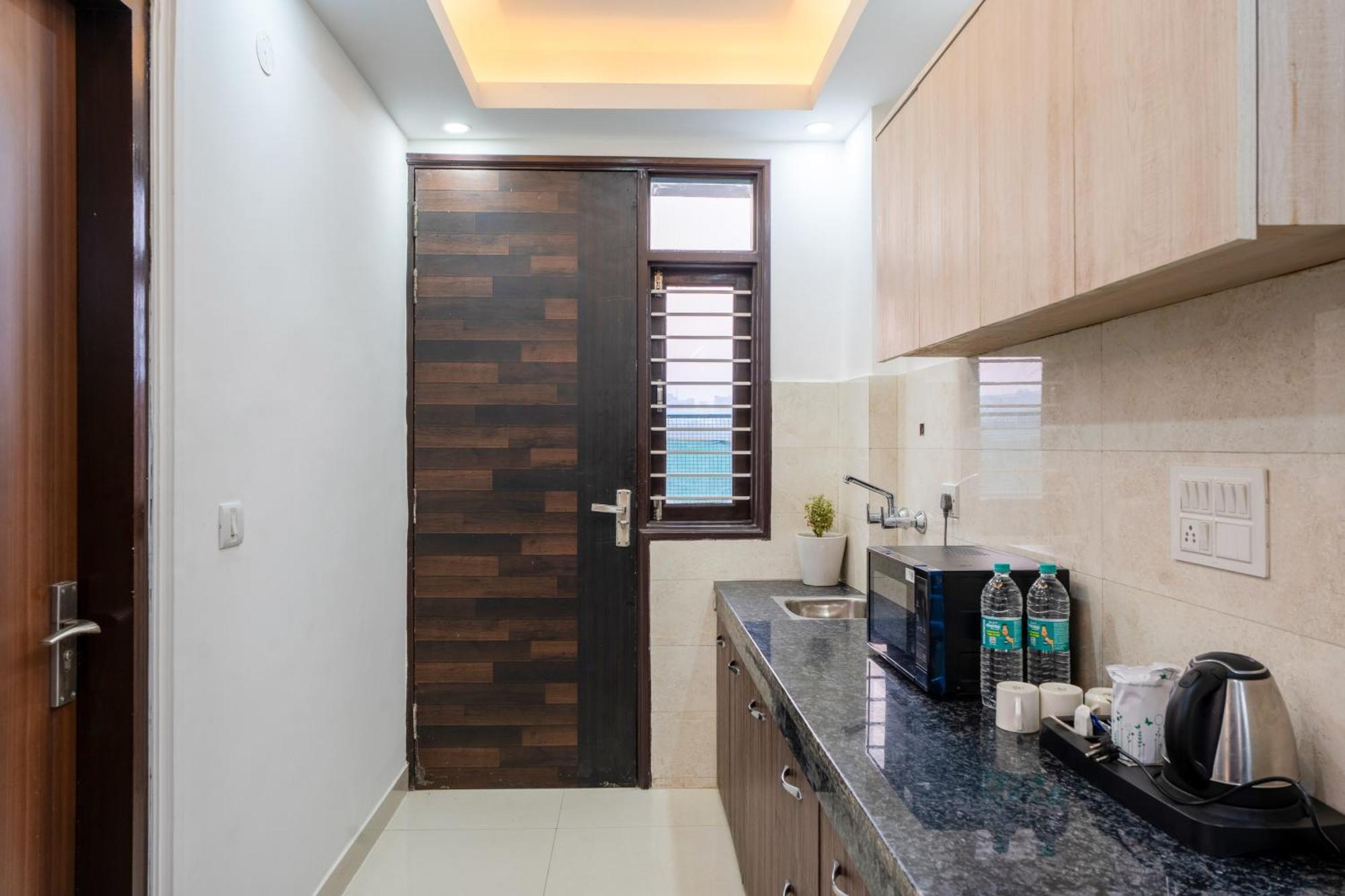 גורגאון Plum Tree Hotels מראה חיצוני תמונה