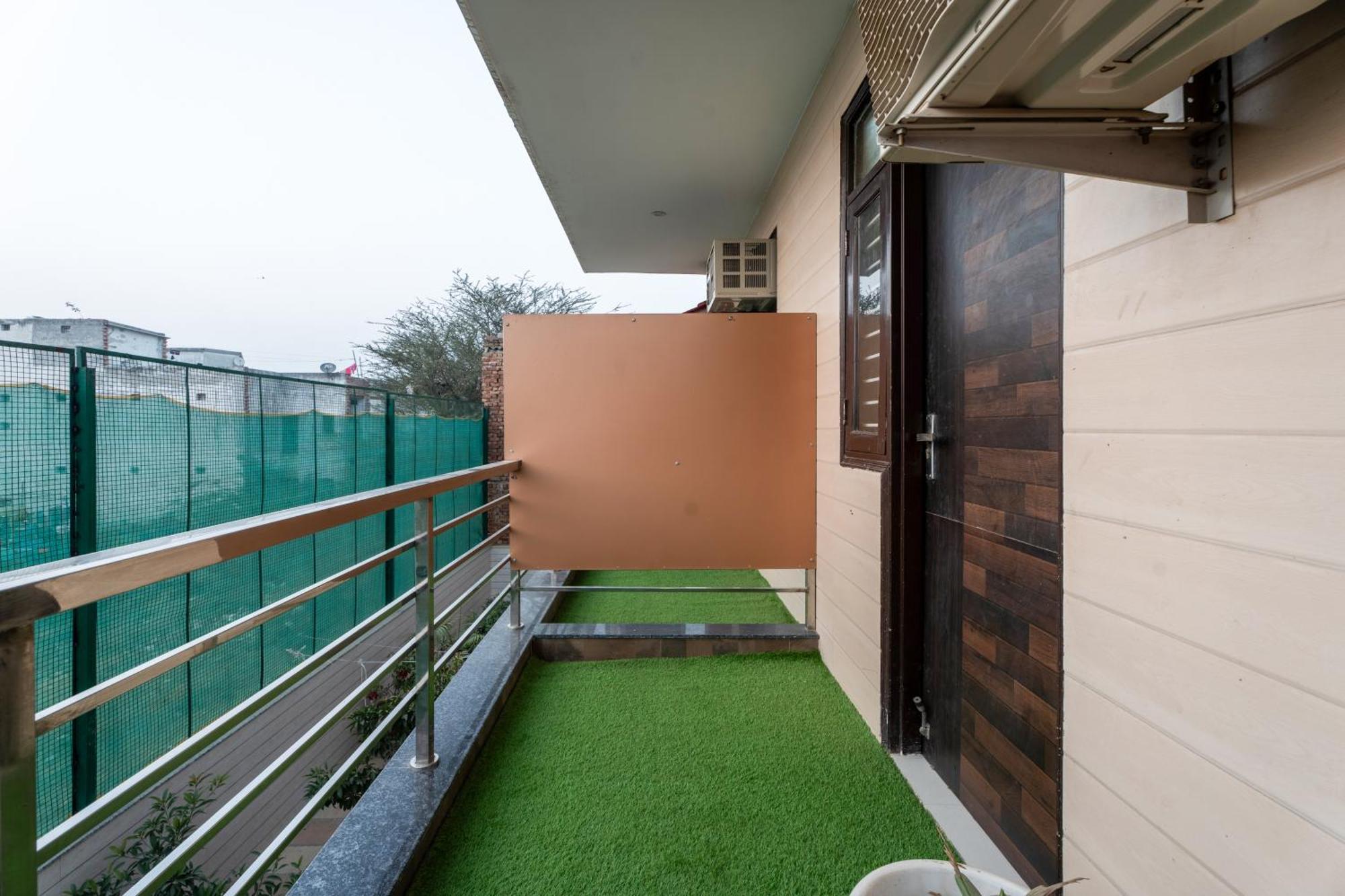 גורגאון Plum Tree Hotels מראה חיצוני תמונה